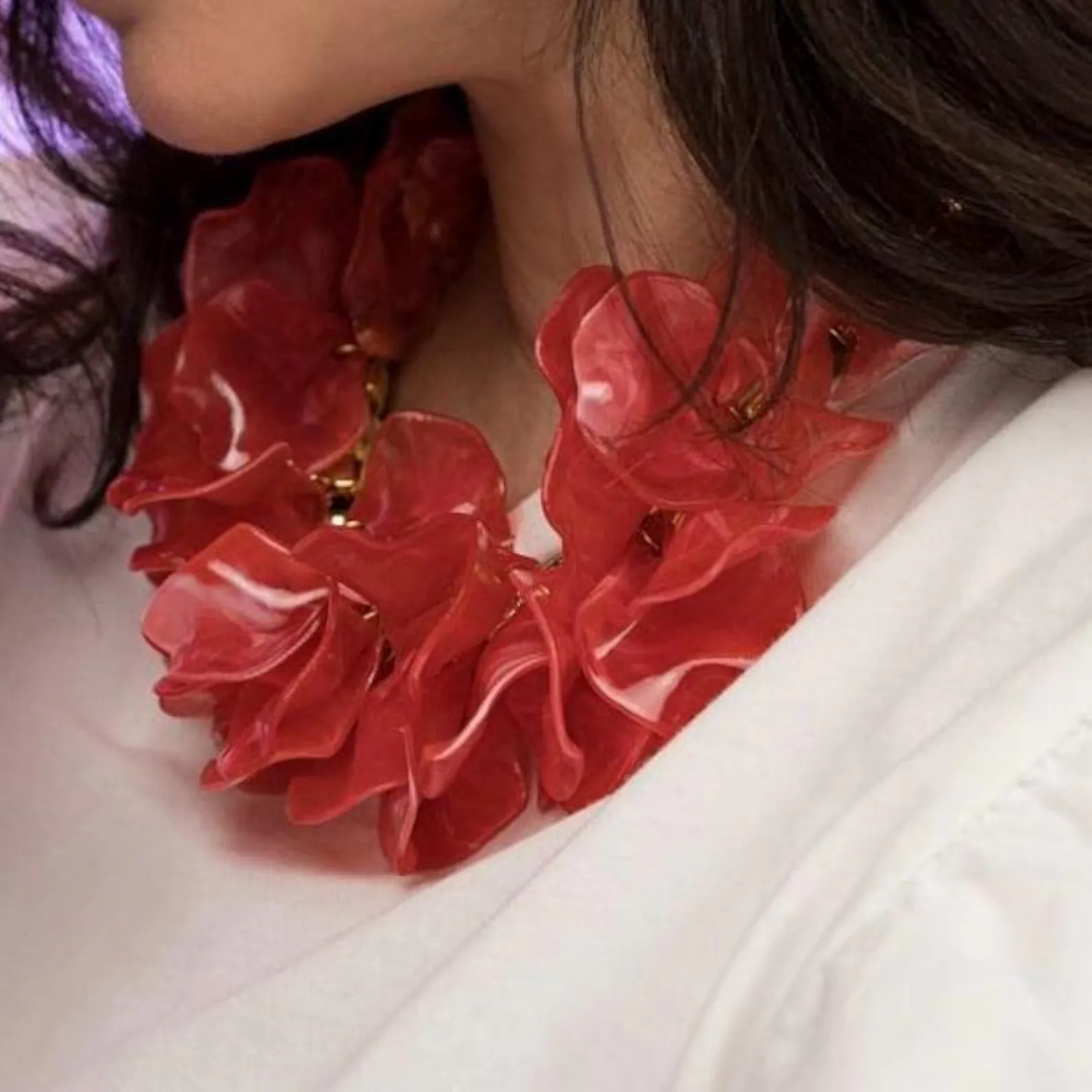 red-flower-gold-bead-necklace red flower necklace for weddings and special occasions